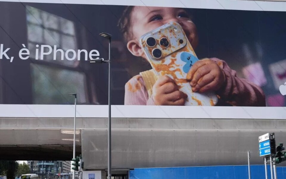 Apple Pulls Milan iPhone Billboard After Complaint