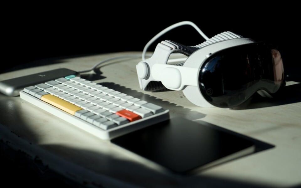 Apple Vision Pro: VR Team Layoffs Signal Slowdown