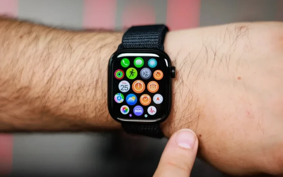 Apple Watch Series 11 Drops by £80 in Amazon Deal
