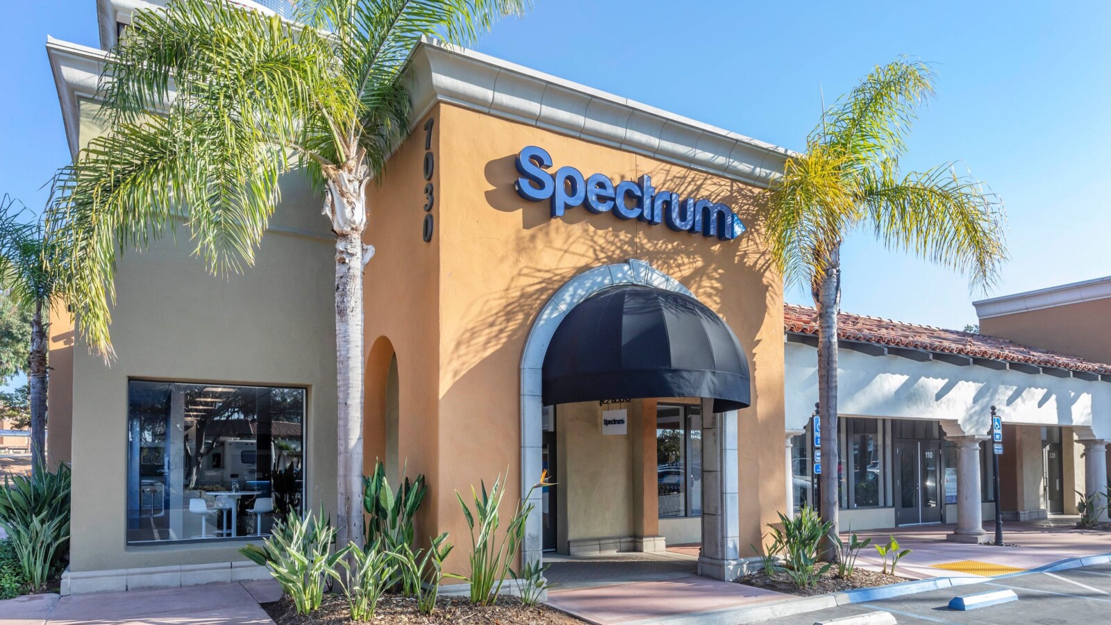 AT&T Sues Charter Over Spectrum's 'Fiber-Powered' Claim - AT&T Charter lawsuit