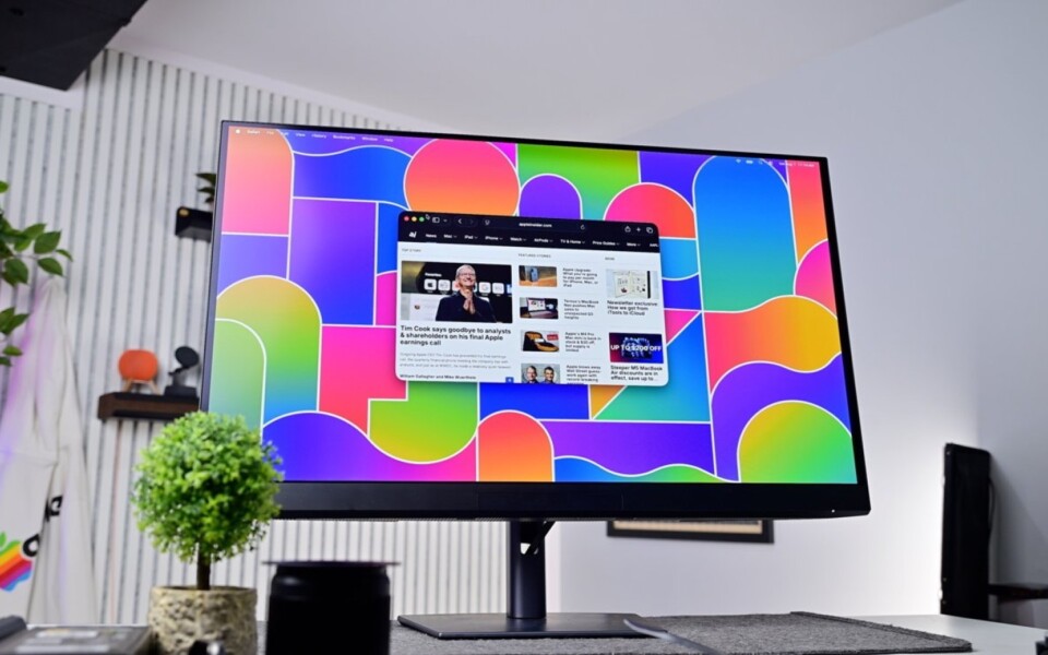 Dell UltraSharp 32 4K QD-OLED: A Studio Display Alternative