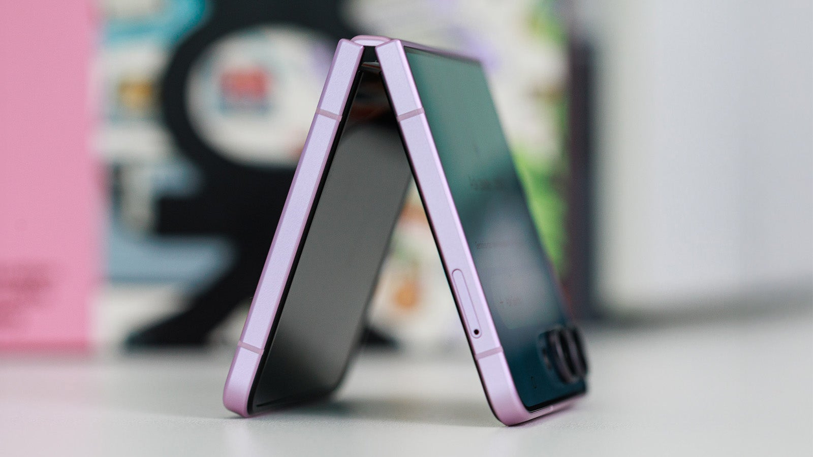 Galaxy Z Flip 8: Small Design Tweaks Outweigh Specs