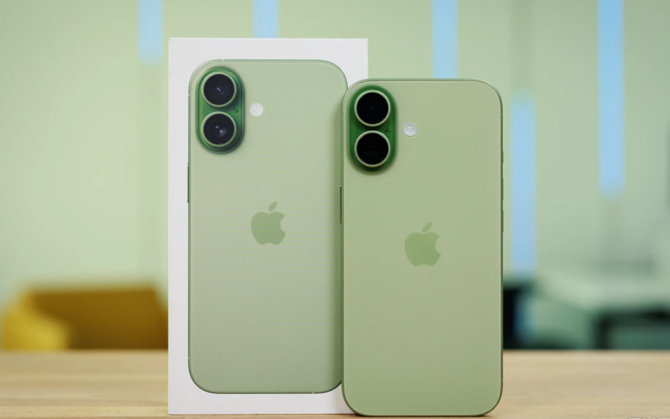 iPhone 17 Tops Global Sales as Market Shrinks in 2026