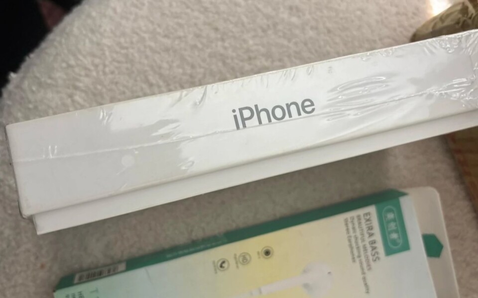 iPhone Scam Warning: Don’t Use a Free Device Sent to You
