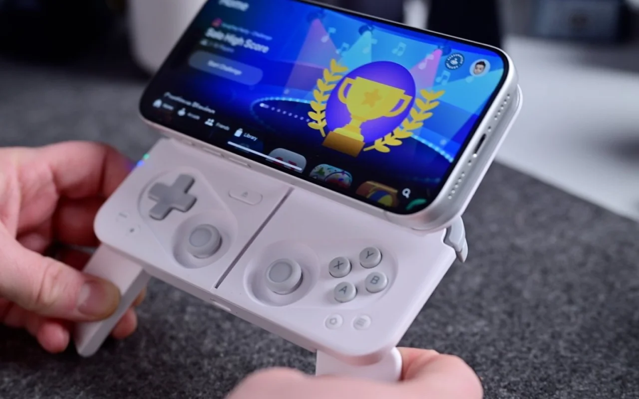 Mcon Mobile Gaming Controller: Compact MagSafe iPhone Pad