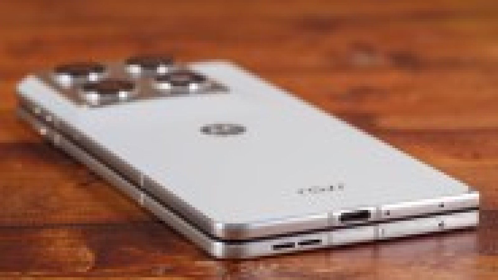 Motorola Razr Fold Heads to Verizon After mmWave Nod
