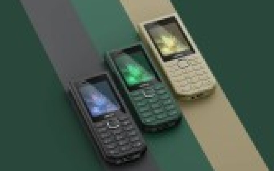 Nokia 300 Charge: 3,700mAh Battery and Power Out Button