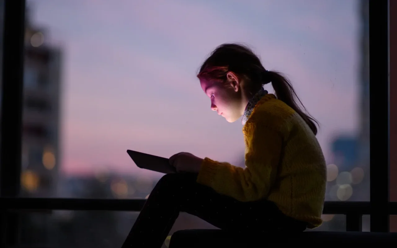 Parental Stress Linked to More Screen Time for Kids