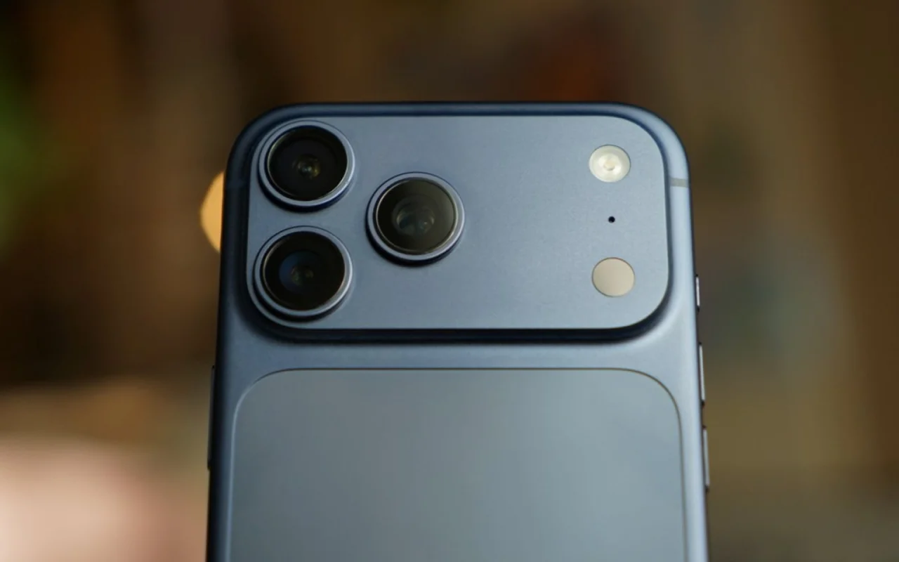 iPhone Leads Premium Smartphone Market in 2026
