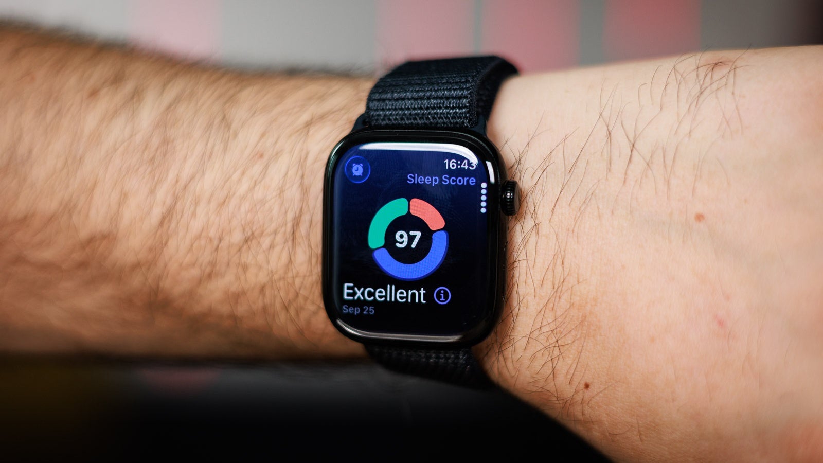 Apple Watch Leads Smartwatch Market as Garmin Rises