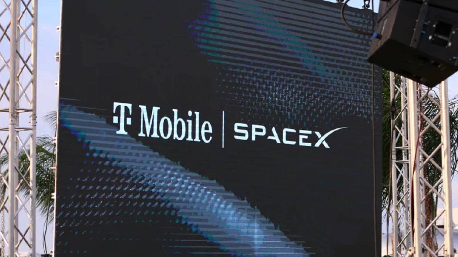 T-Mobile CEO Plays Down SpaceX and Starlink Mobile Threat