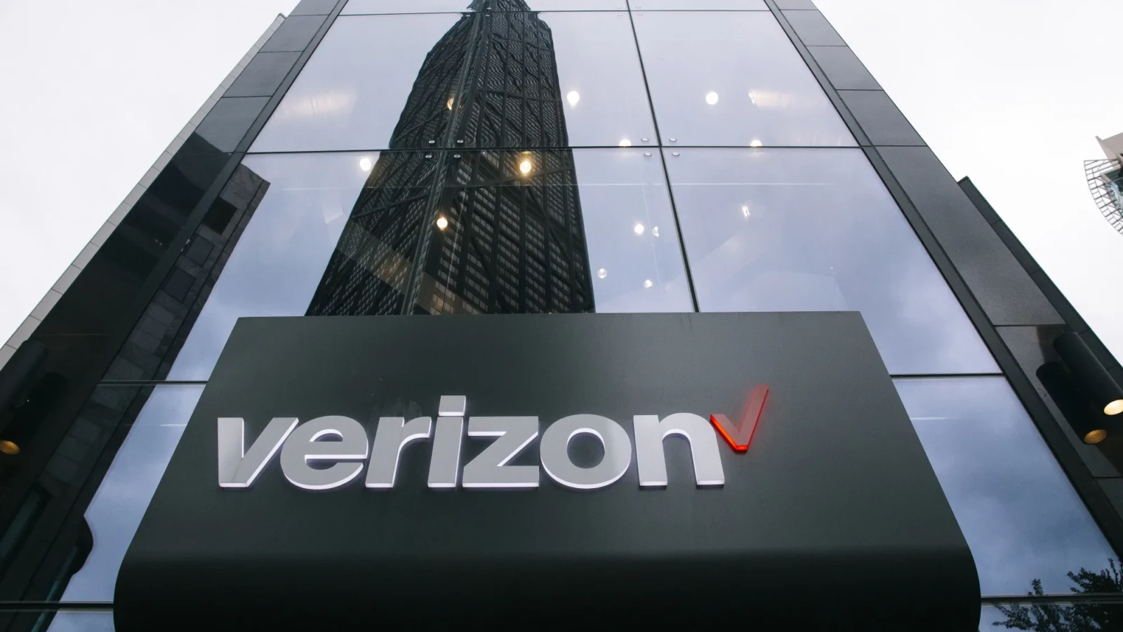 Verizon Sale Rumours: Subscribers Back a SpaceX Takeover