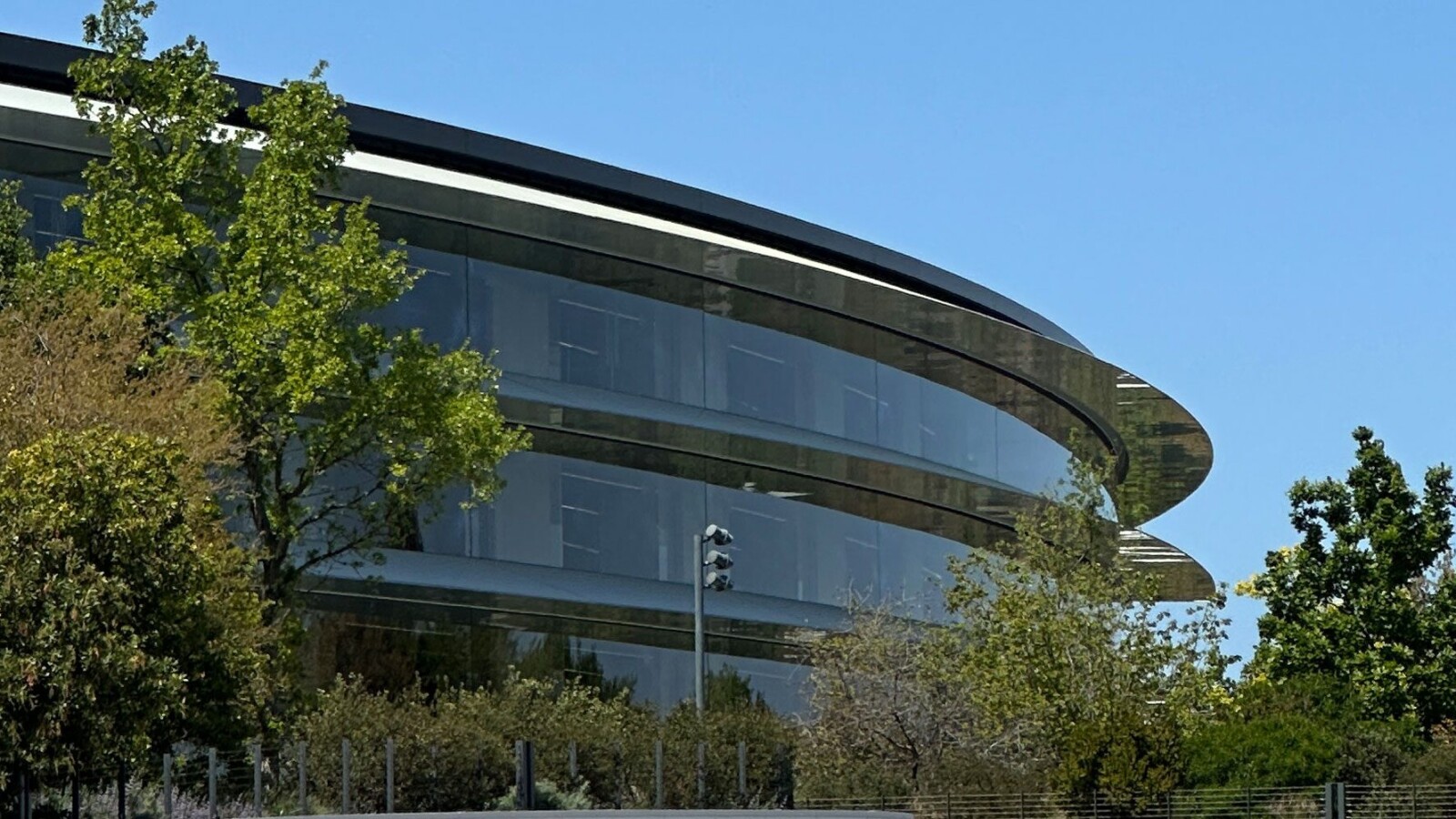 DOJ Wins Pause in Apple Antitrust Document Dispute - Apple antitrust case