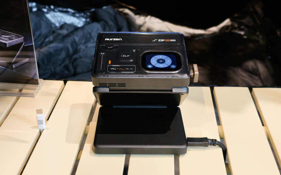 Aurzen Zip Pro: 1080p Foldable Portable Projector Unveiled