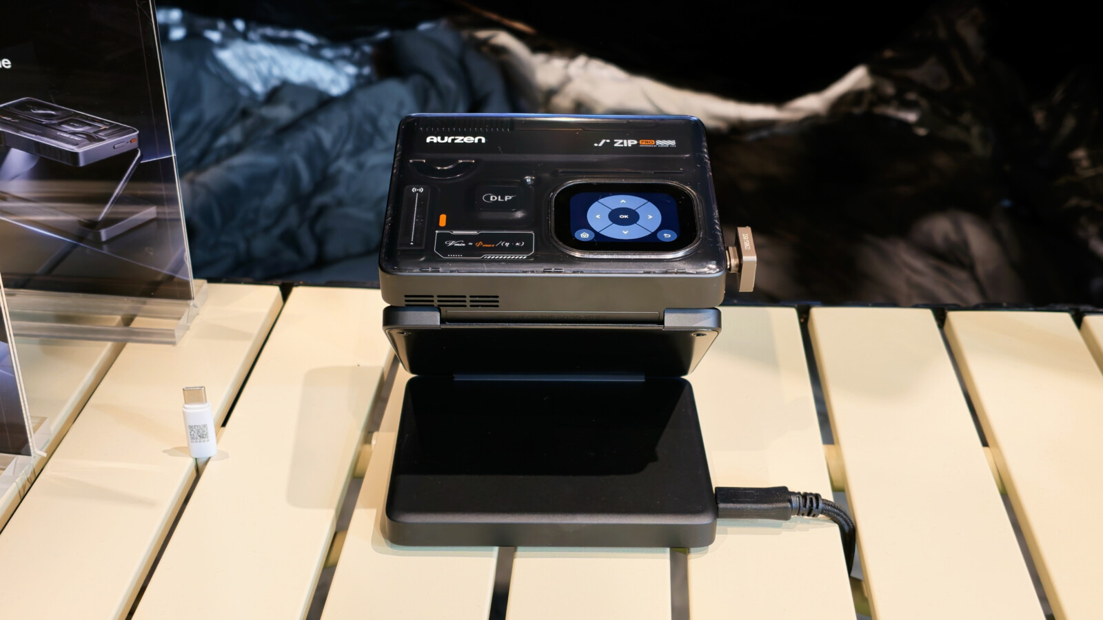 Aurzen Zip Pro: 1080p Foldable Portable Projector Unveiled