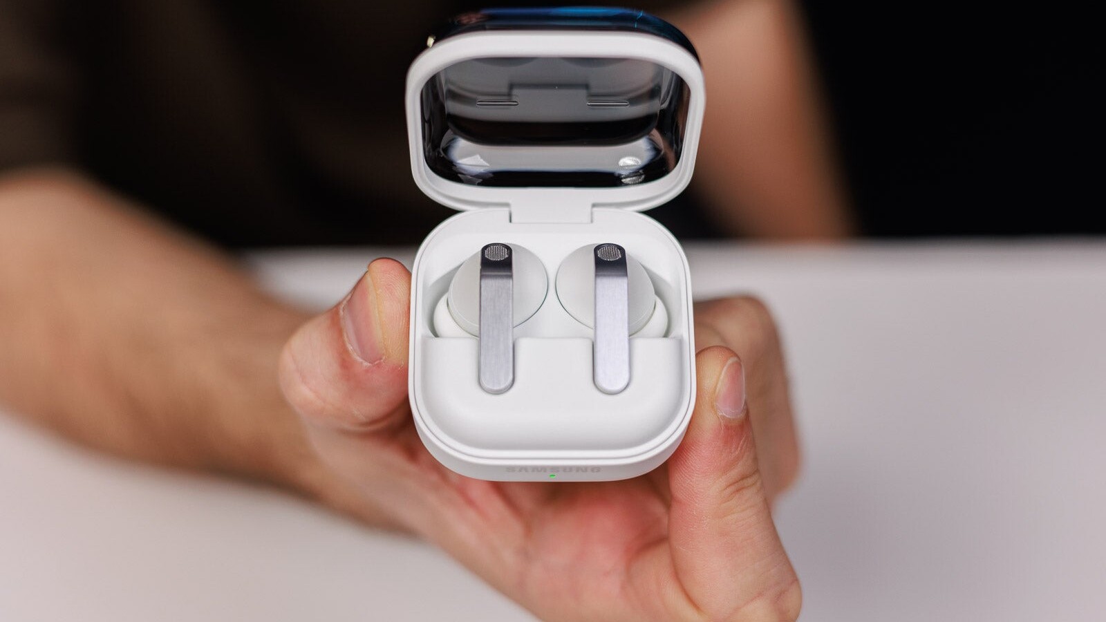 Galaxy Buds On: Leaked Images Reveal Open-Ear Design