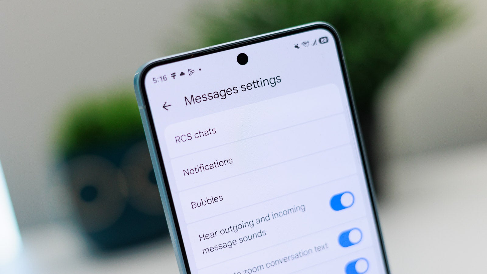 Google Messages Bug Sends Old Texts to Wrong Contacts