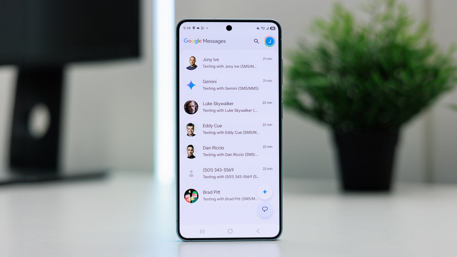 Google Messages Bug Sends Old Texts to Wrong Contacts