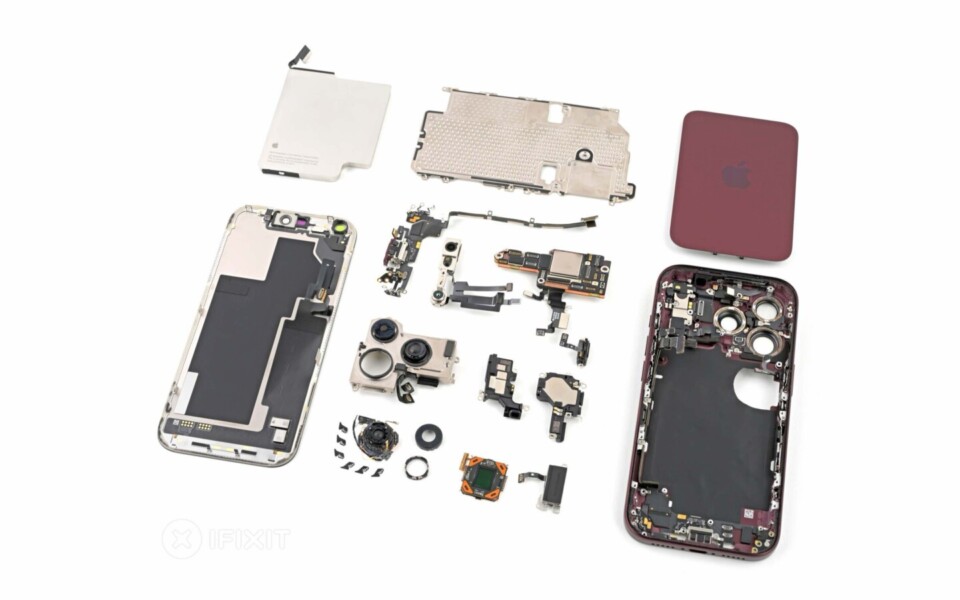 iPhone 18 Pro Max Teardown Confirms Battery, Reveals Flaw