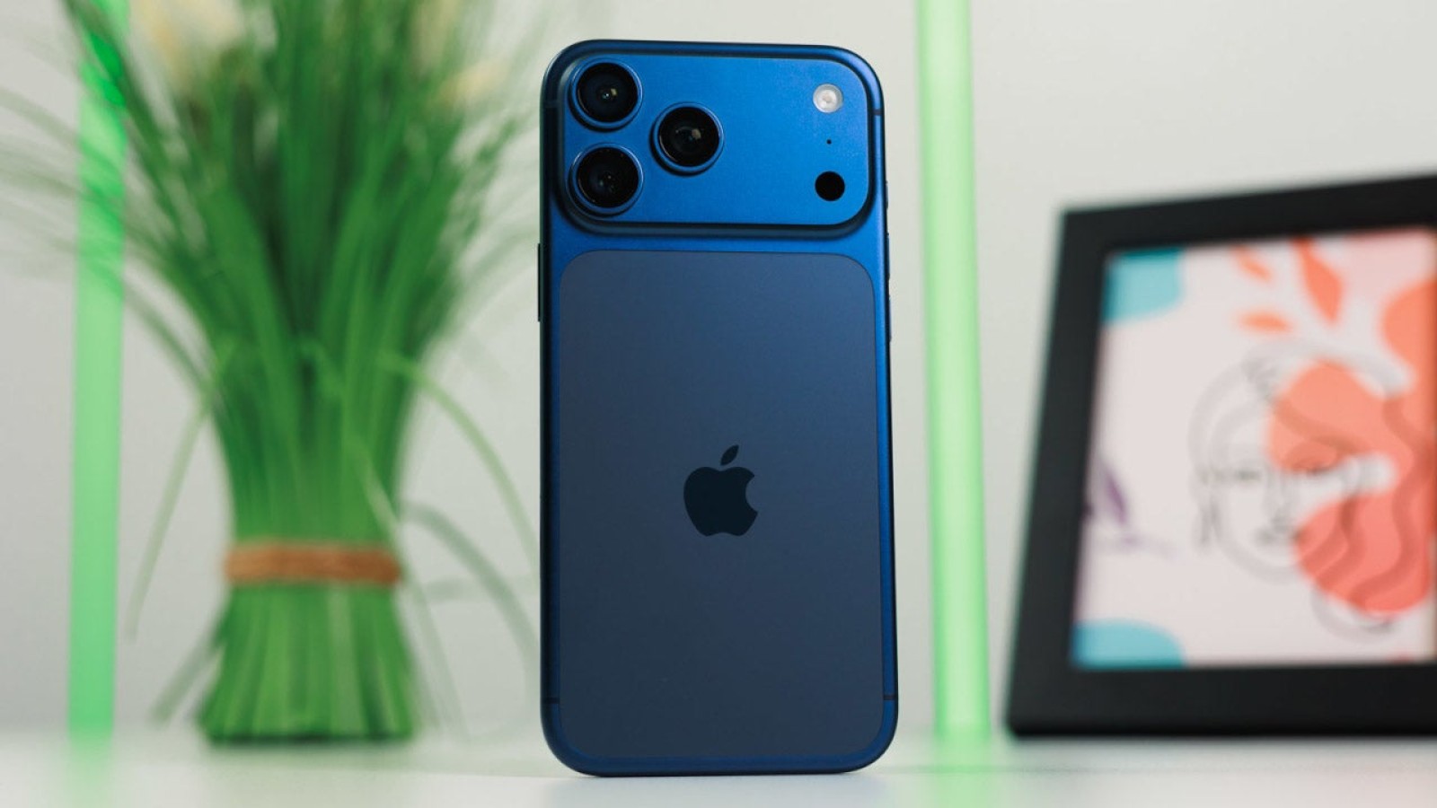iPhone 18 Pro Max Tipped for Record Battery Capacity