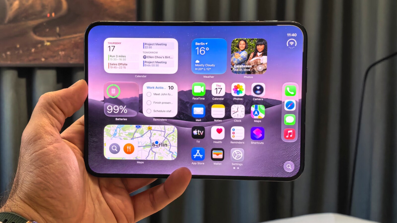 iPhone Duo: Apple's First Foldable Challenges Samsung