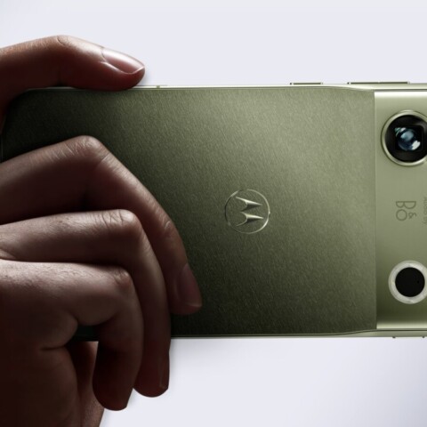 Motorola Signature 27 Debuts Snapdragon 8 Elite Extreme Gen 6