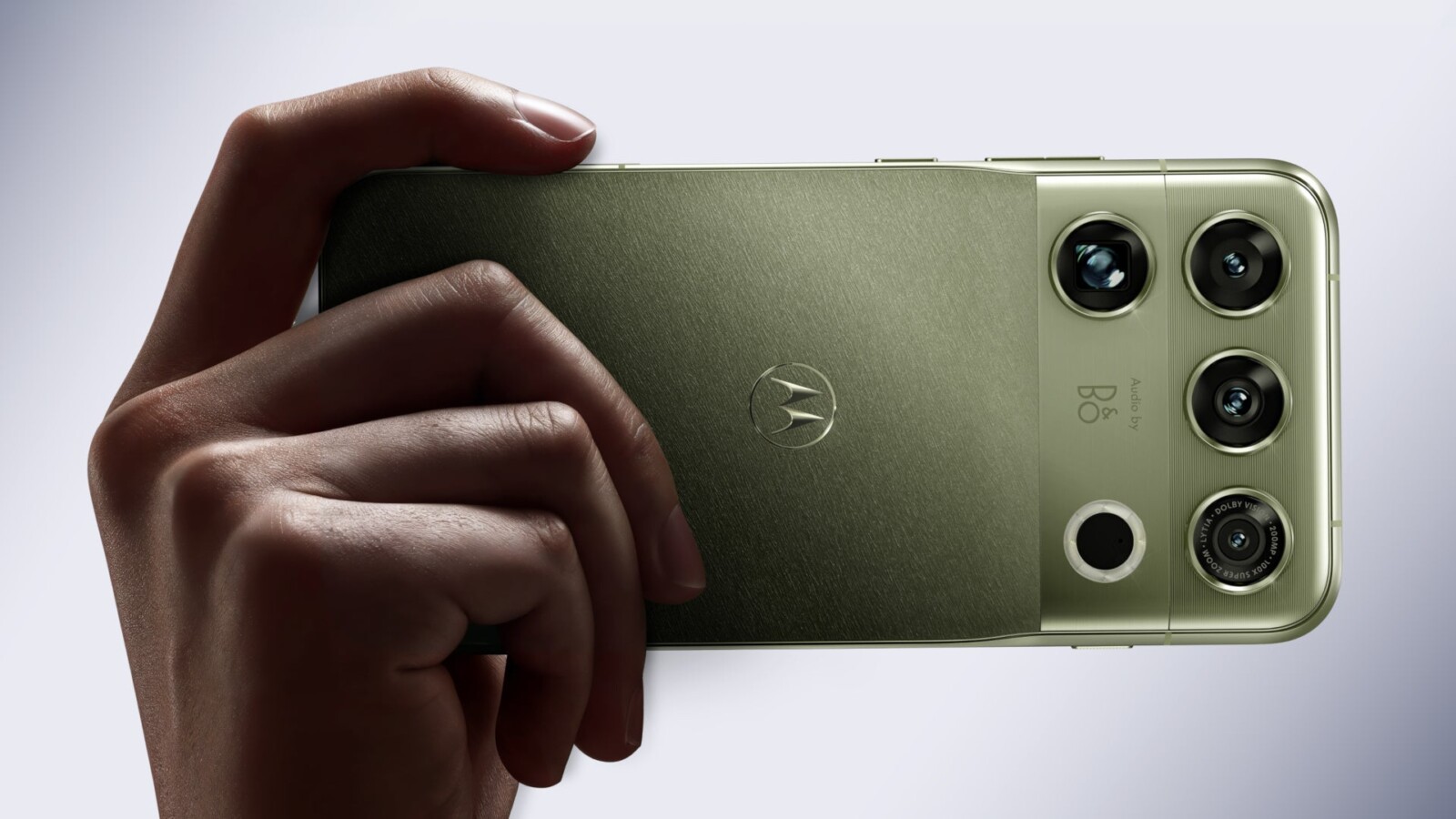 Motorola Signature 27 Debuts Snapdragon 8 Elite Extreme Gen 6