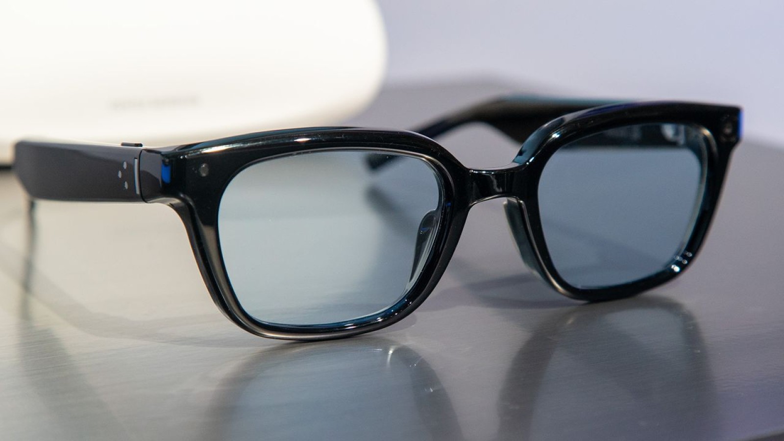 Samsung Smart Glasses May Add Colour Display for Android XR