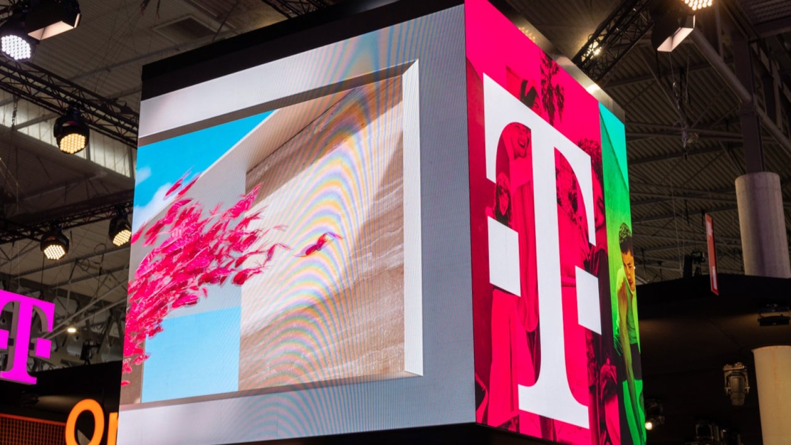 T-Mobile Shares Slide Near 52-Week Low as Concerns Grow