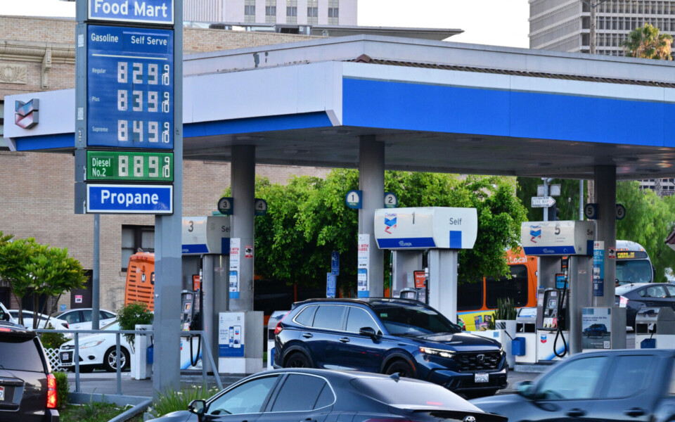 US DOT Relaxes Fuel Economy Rules as Petrol Prices Soar