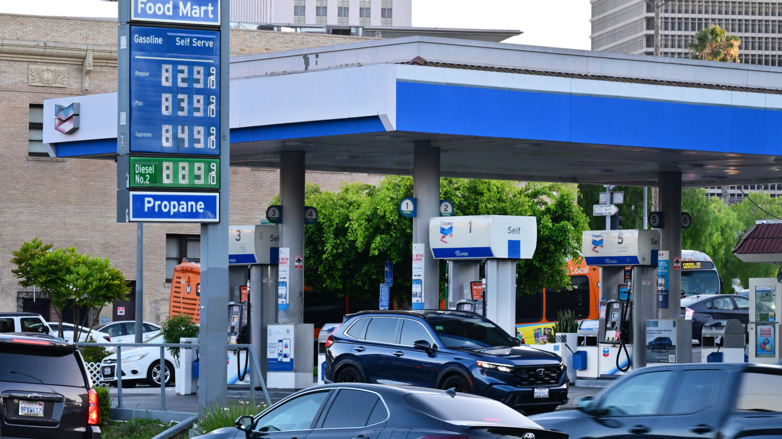 US DOT Relaxes Fuel Economy Rules as Petrol Prices Soar - US fuel economy standards