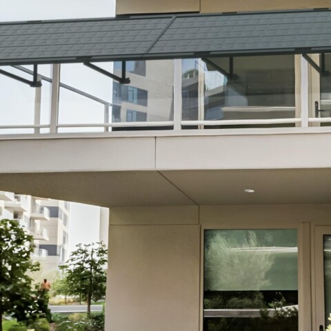 California Legalises Plug-In Balcony Solar Panels